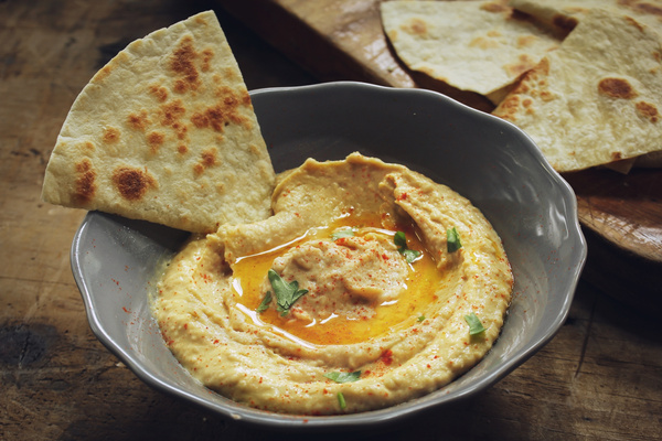 Hummus and Pita Chips 